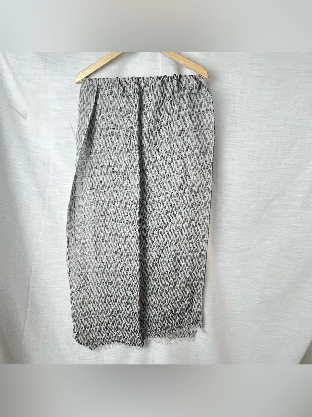 Vintage Lightweight Black & White Scarf Kafia Style Boho Indie